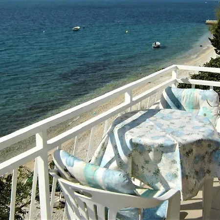 Danka - Affordable And At The Apartament Brist